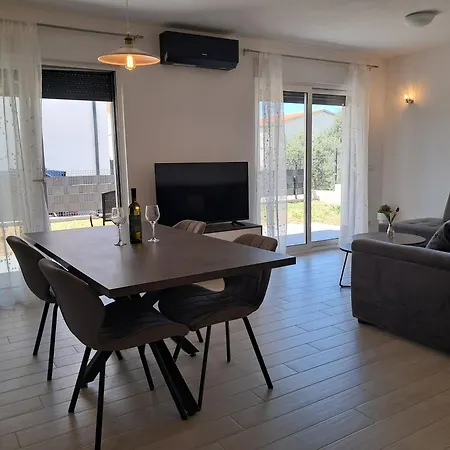 Ursus Apartament *